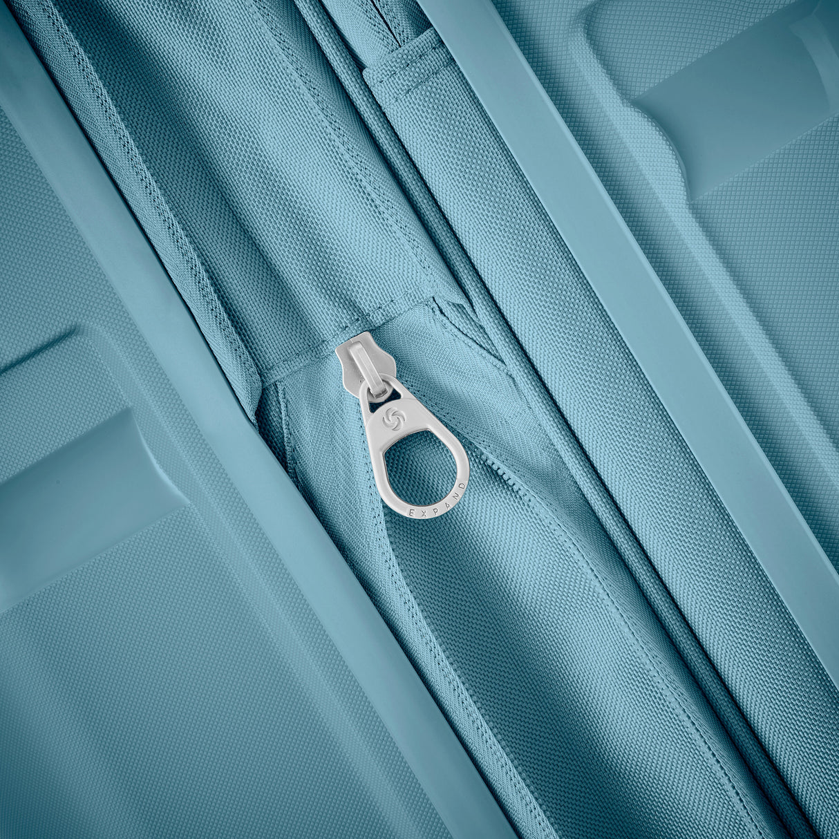 Samsonite Outline Pro Carry-on Spinner