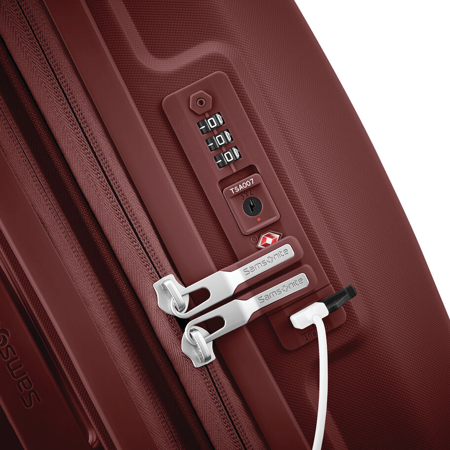 Samsonite Outline Pro Carry-on Spinner , , 1373932020_COSpin_6_USB_Port