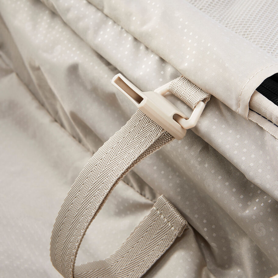 Samsonite Silhouette 17 Carry-On Spinner , , 1390161041_COSpin_4_Smart_Buckle