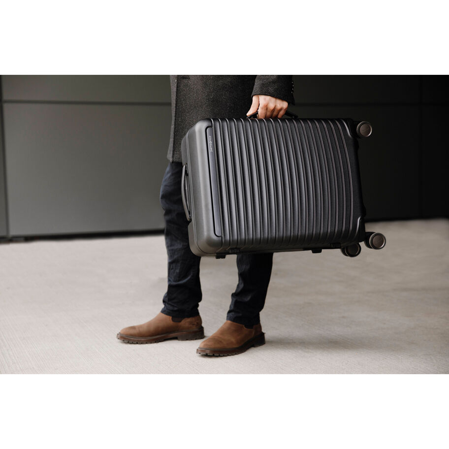 Samsonite Framelock Max Carry-On Spinner , , 149618-0423-LIFESTYLE-11_3924a2ad-cb08-42e9-b735-0a46d783c5f7