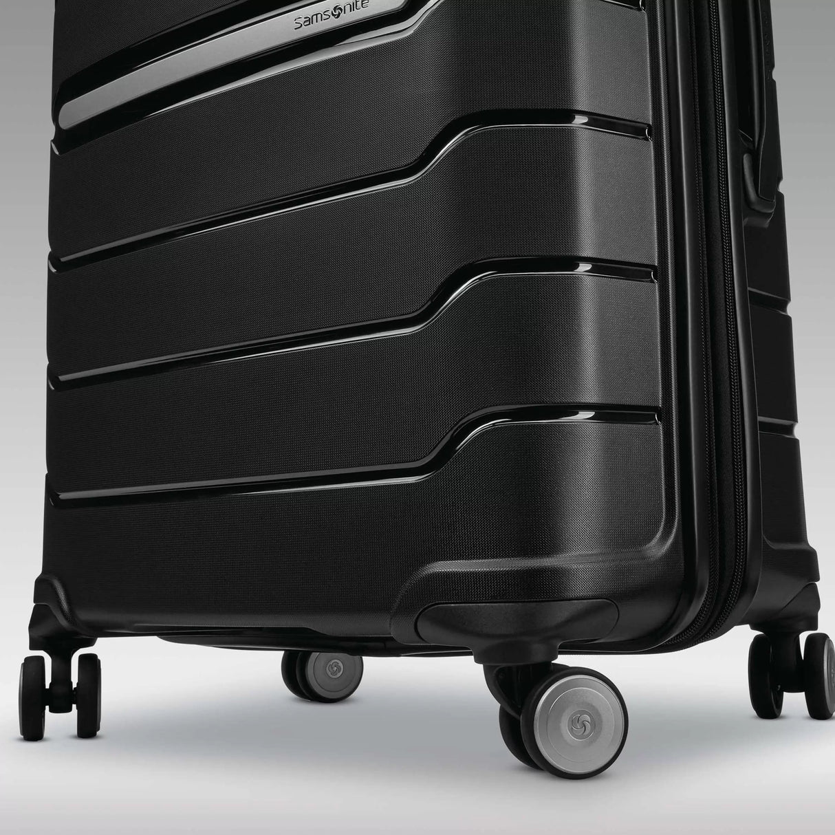 Samsonite Freeform Carry-on Spinner , , 782551041pf05
