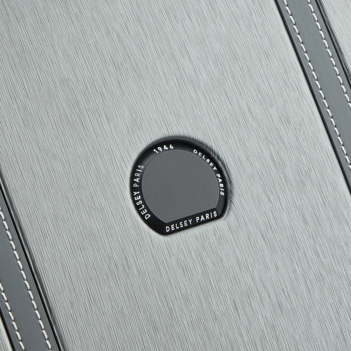 Delsey Cadence Medium Expandable Spinner