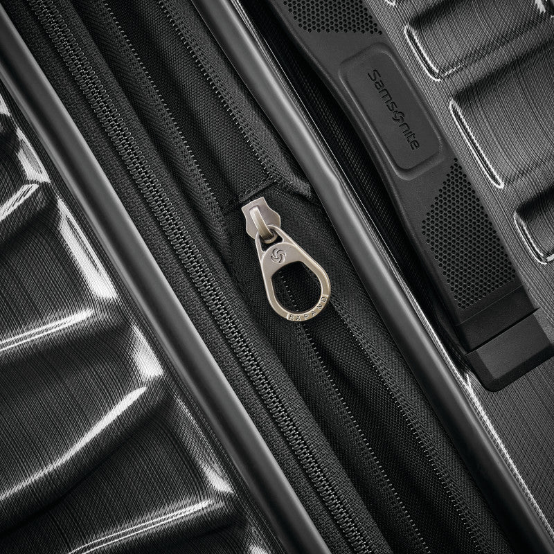 Samsonite Stryde 2 22x14x9 Carry-On Spinner