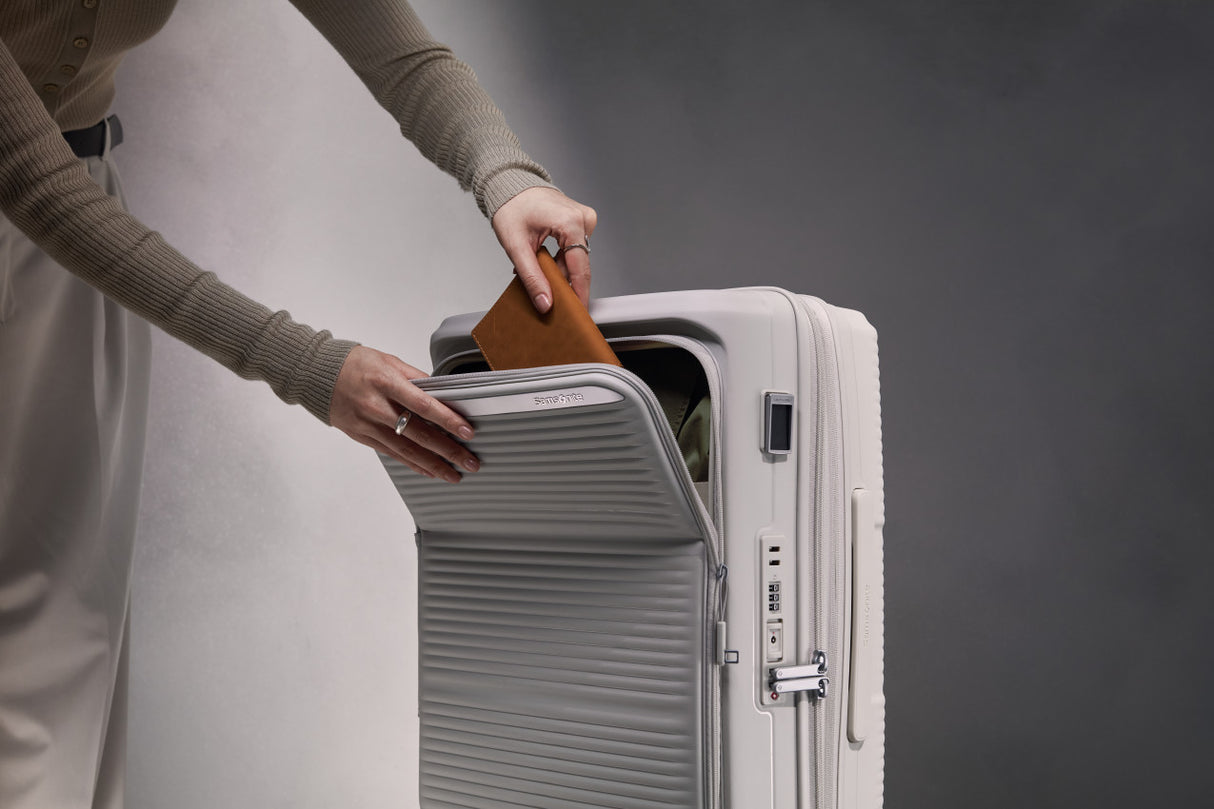 Samsonite Paralux Hardside Expandable Global Carry-On