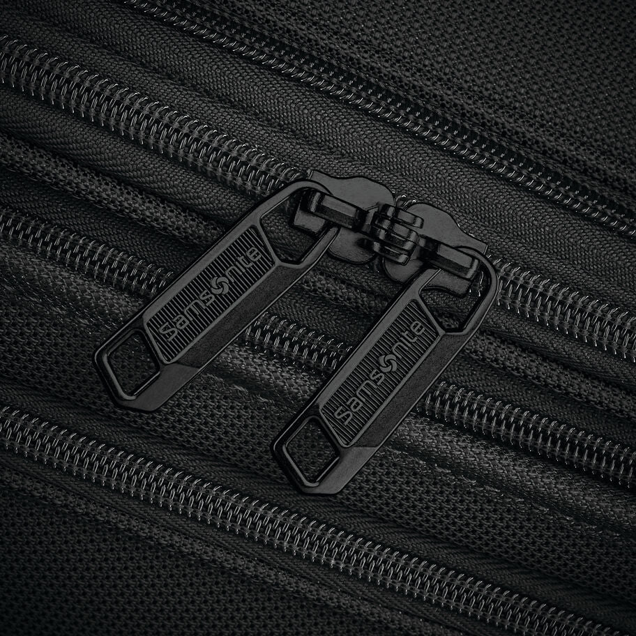 Samsonite Insignis Medium 25" Expandable Spinner