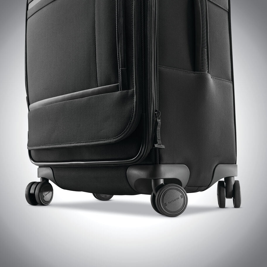 Samsonite Insignis Medium 25" Expandable Spinner