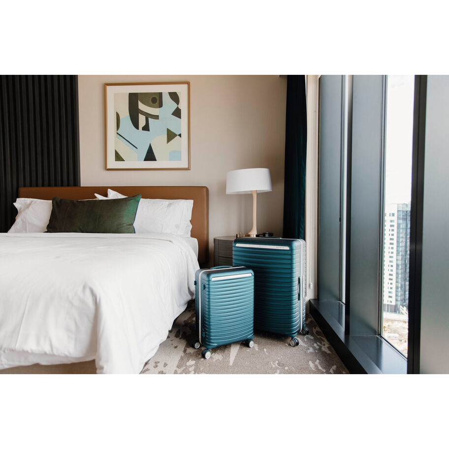 Samsonite Framelock Max Carry-On Spinner – Deluxe Travel Store