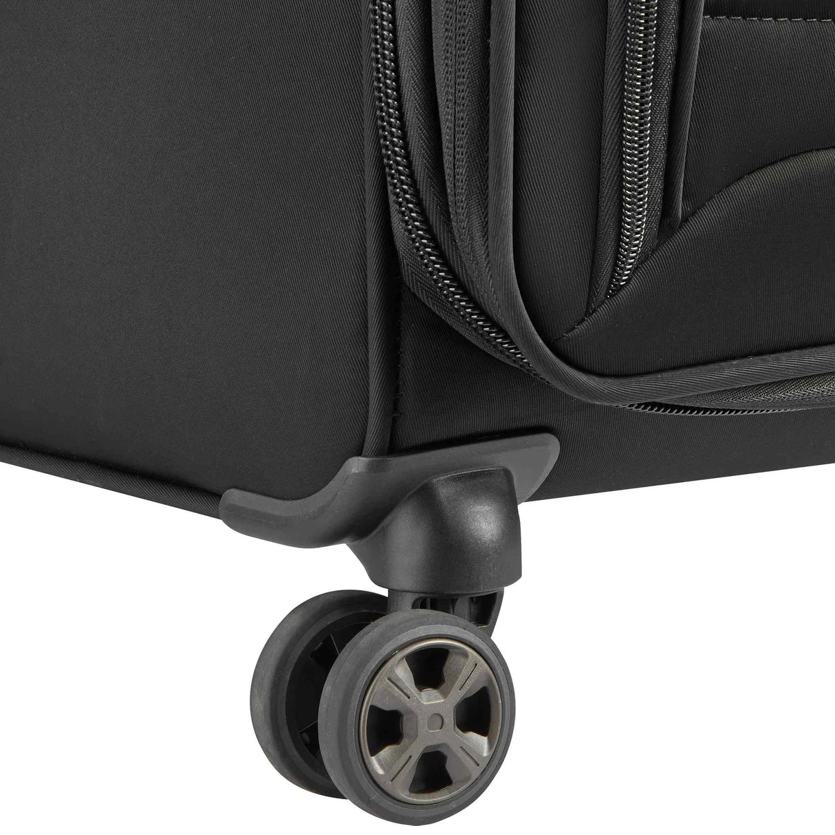 Delsey Cruise 3.0 Soft Large Expandable Spinner Deluxe Travel Store