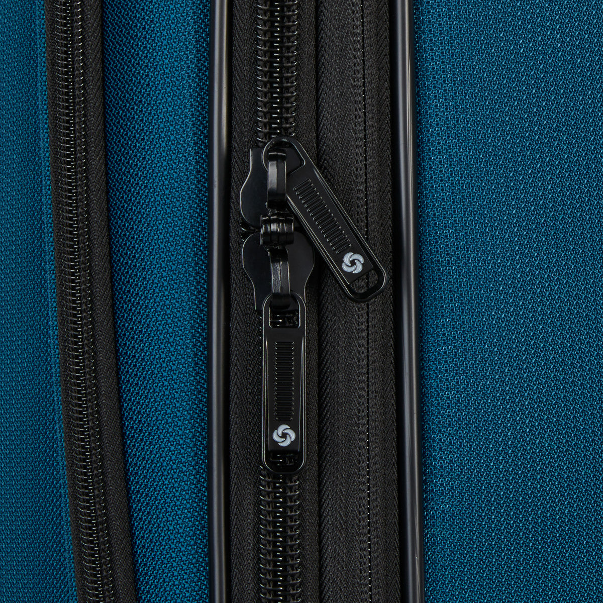 Samsonite Ascella 4 Medium Expandable Spinner