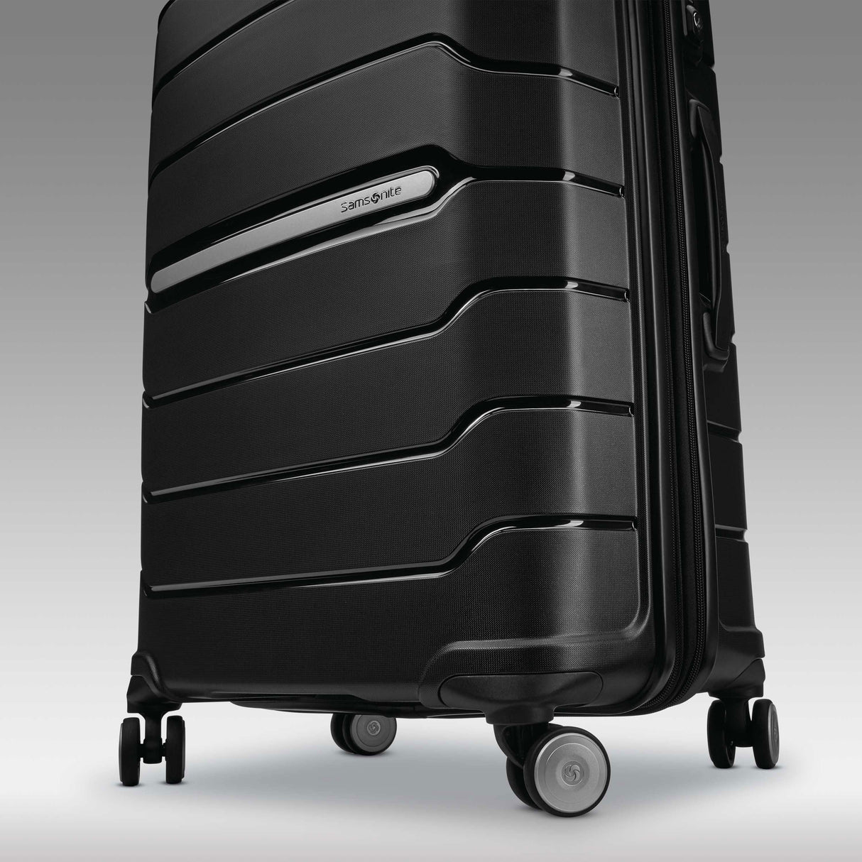 Samsonite Freeform Medium Spinner , , 782561041_24Spin_7_Wheels