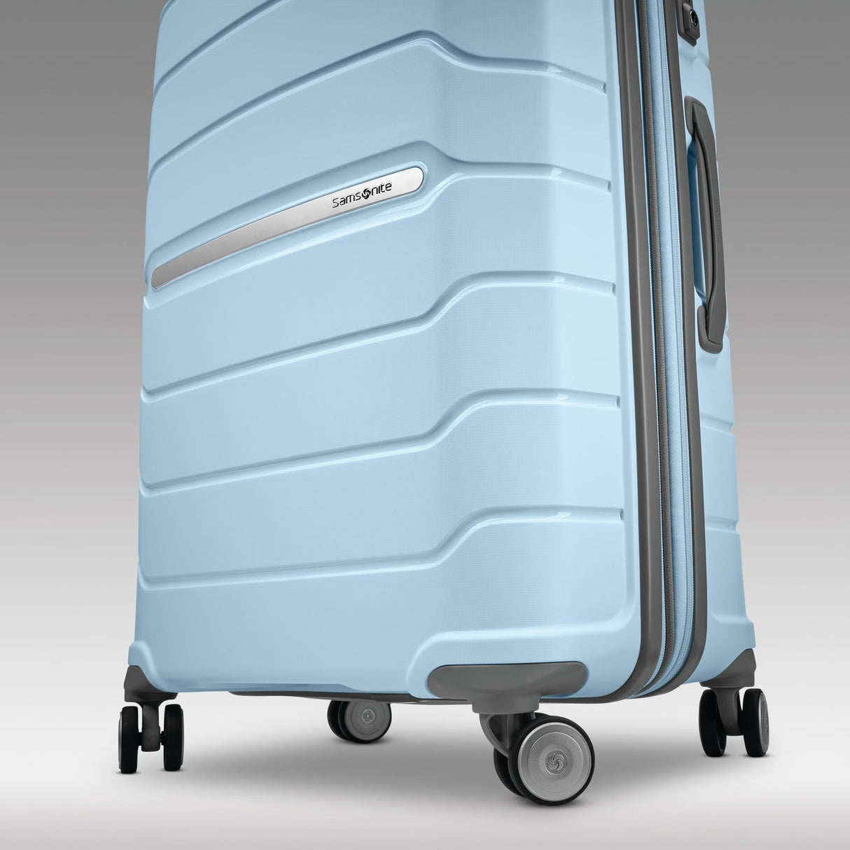 Samsonite Freeform Medium Spinner