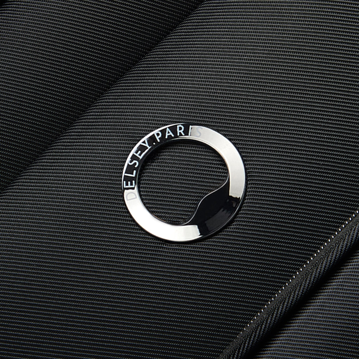 Delsey Sky Max 2.0 Medium Checked Expandable Spinner