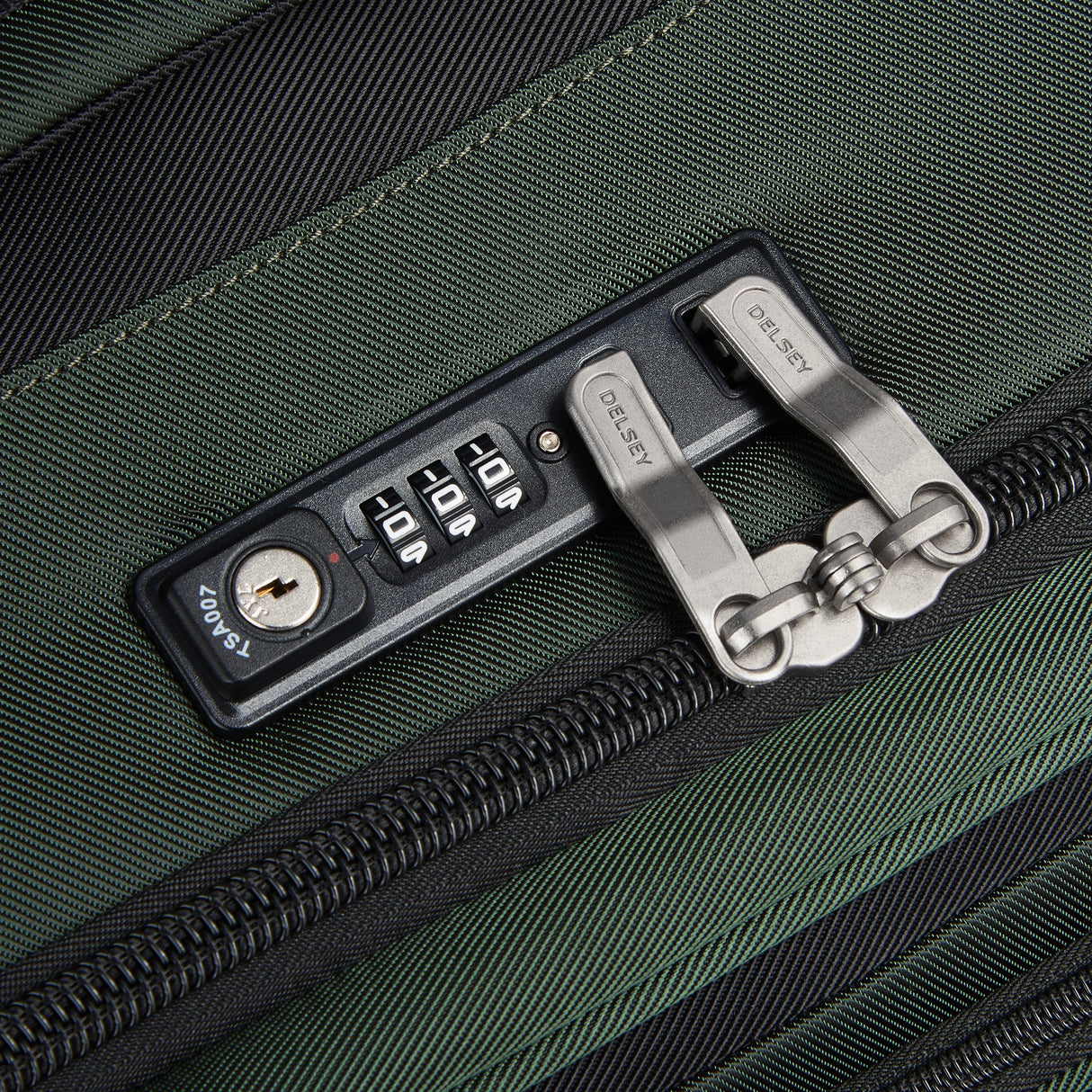 Delsey Sky Max 2.0 Medium Checked Expandable Spinner